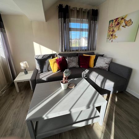 Edge Of Glastonbury And Street Town Centre, 2Bd Apt With Parking Apartment Екстериор снимка