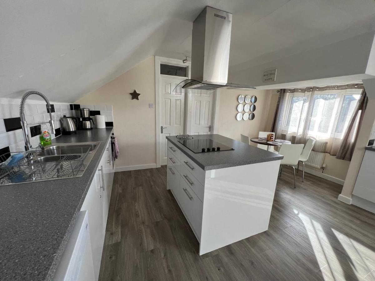 Edge Of Glastonbury And Street Town Centre, 2Bd Apt With Parking Apartment Екстериор снимка